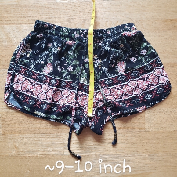 Pink Republic Shorts - Picture 6 of 6